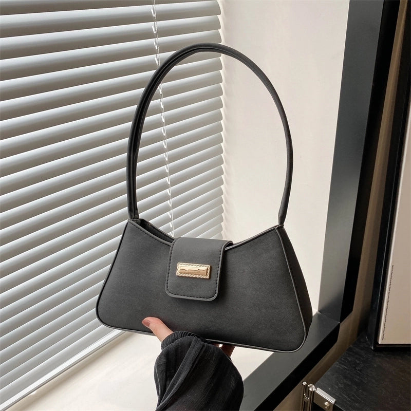 Women’s Medium Pu Leather Solid Color Streetwear Zipper Underarm Bag