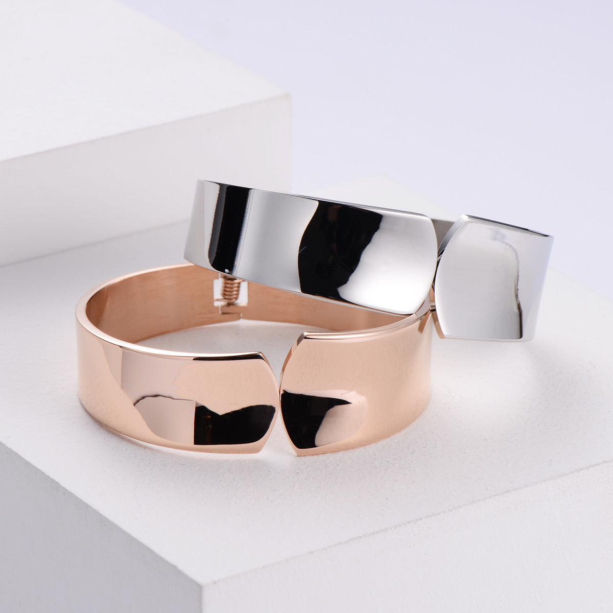 Unisex Minimalist Metal Wave Titanium Steel Polishing Bangles
