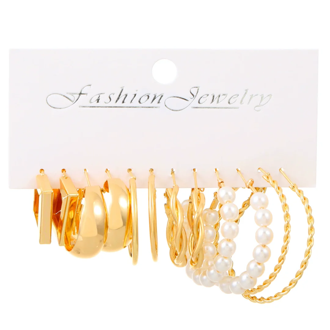 Pearl and gold-plated earrings set