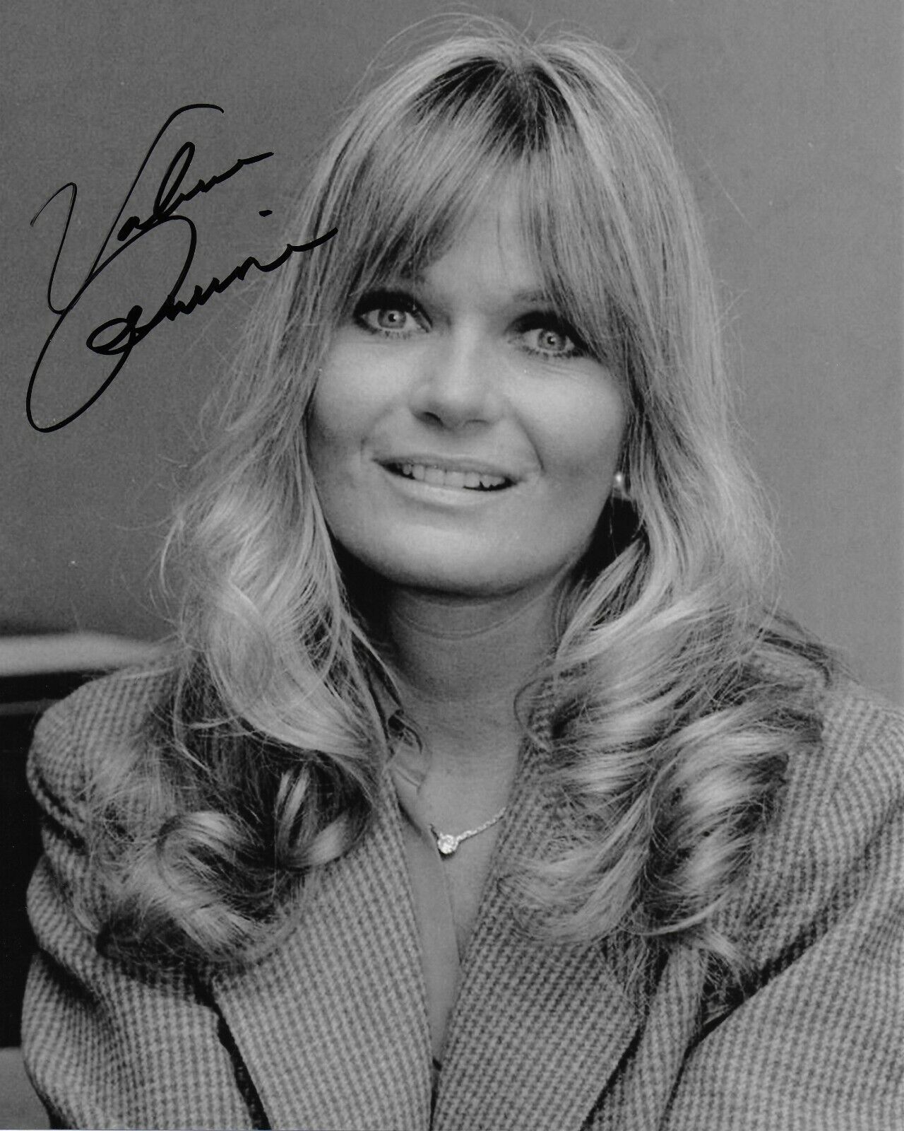 Valerie Perrine Original Autographed 8X10 Photo Poster painting #6