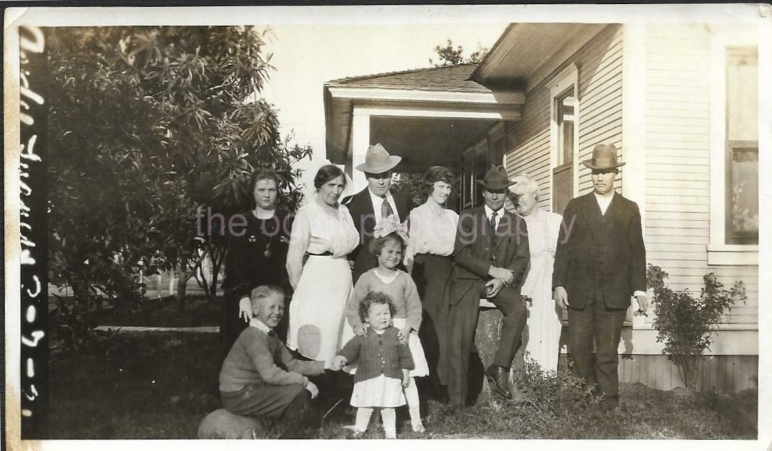 Antique FOUND FAMILY Photo Poster painting bwVintage Snapshot JD 19 34 J