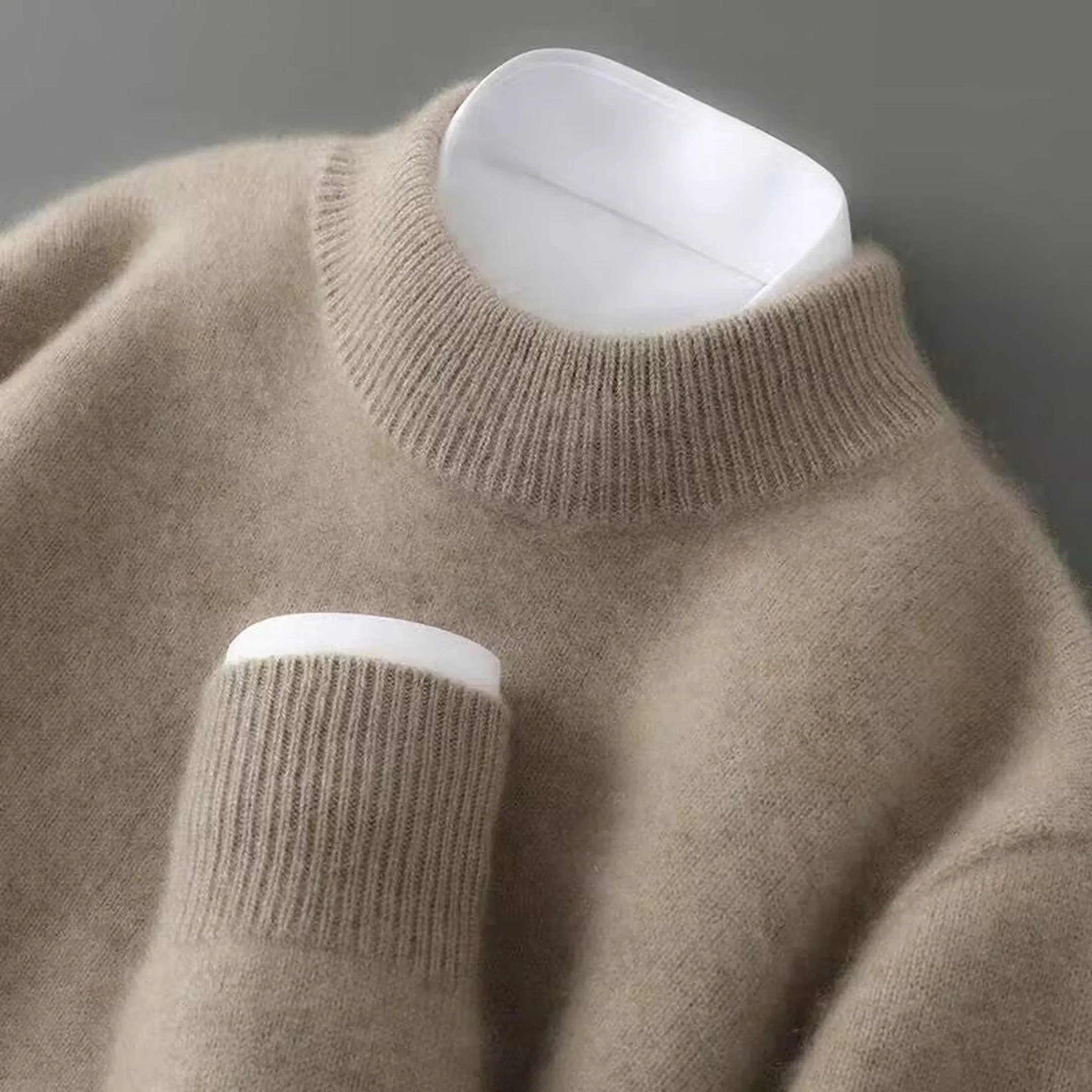 Men's Pure Cashmere Mock Neck Jumper &ndash; Soft Winter Layering
