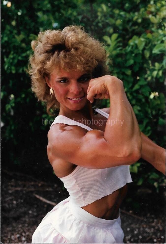 Female Bodybuilder FOUND Photo Poster painting Color SHERRY THOMPSOM Muscle Woman 112 19 A