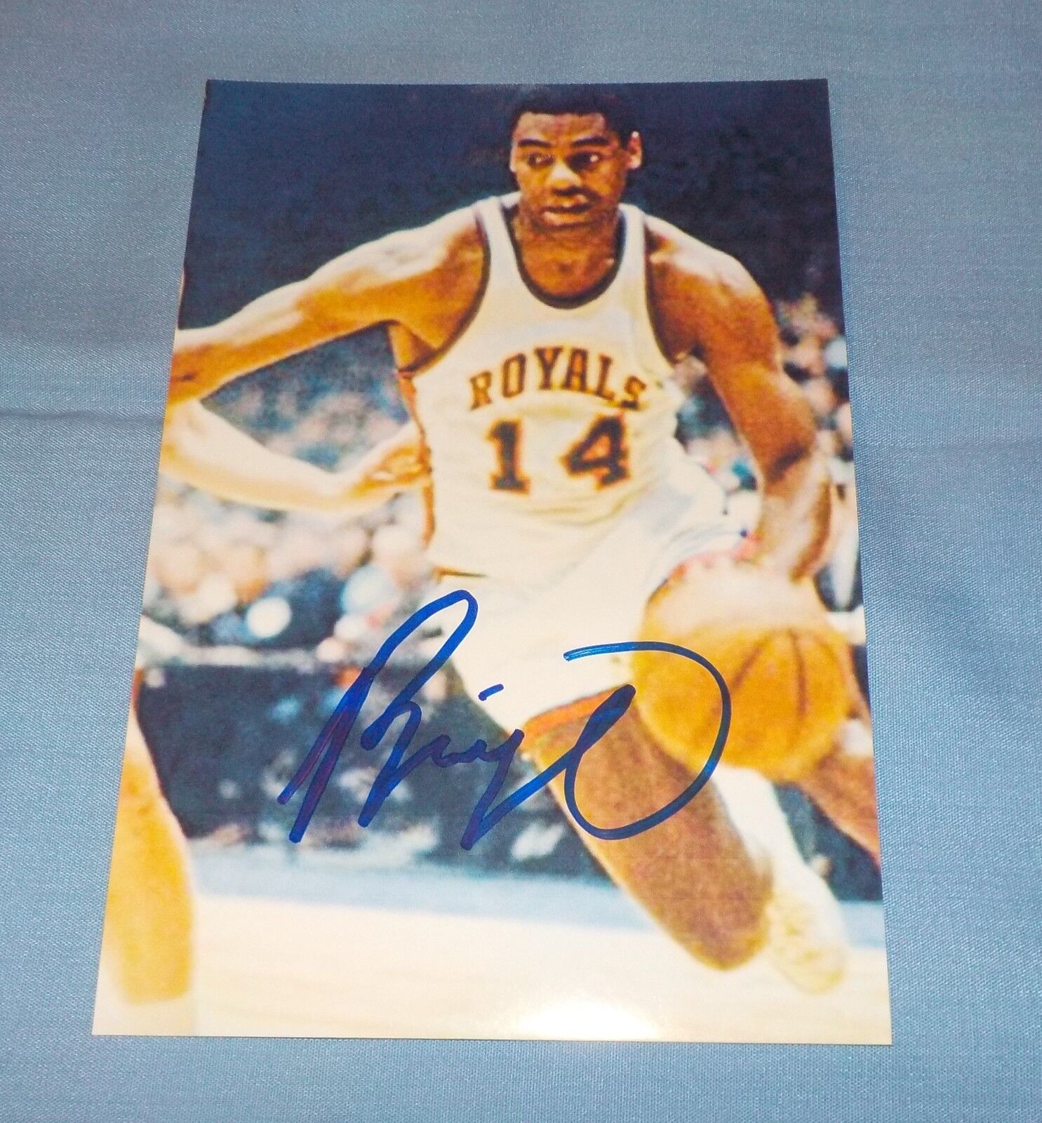 Oscar Robertson Signed Autographed 4x6 Photo Poster painting Cincinnati Royals HOF