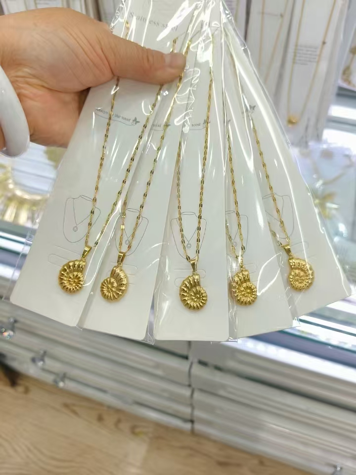 whelks Accessories Necklace