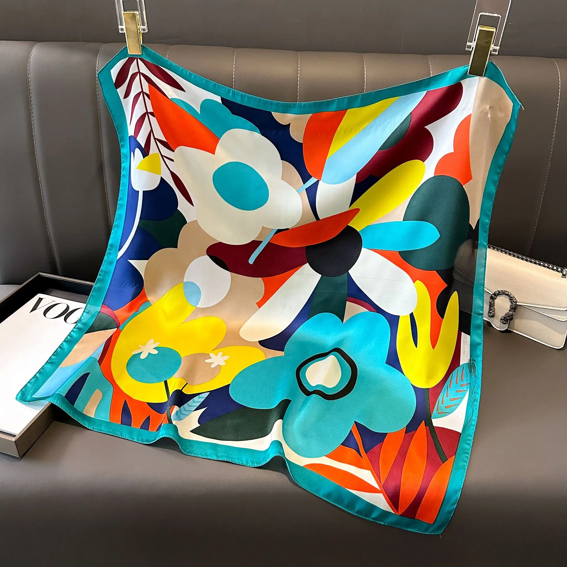 Updownunder 2025 New Fashion Luxury Silk Scarf Bandana Women Hair Bands Square Scarves Neck Tie Bag Scarfs Satin Lady Wrap Headband