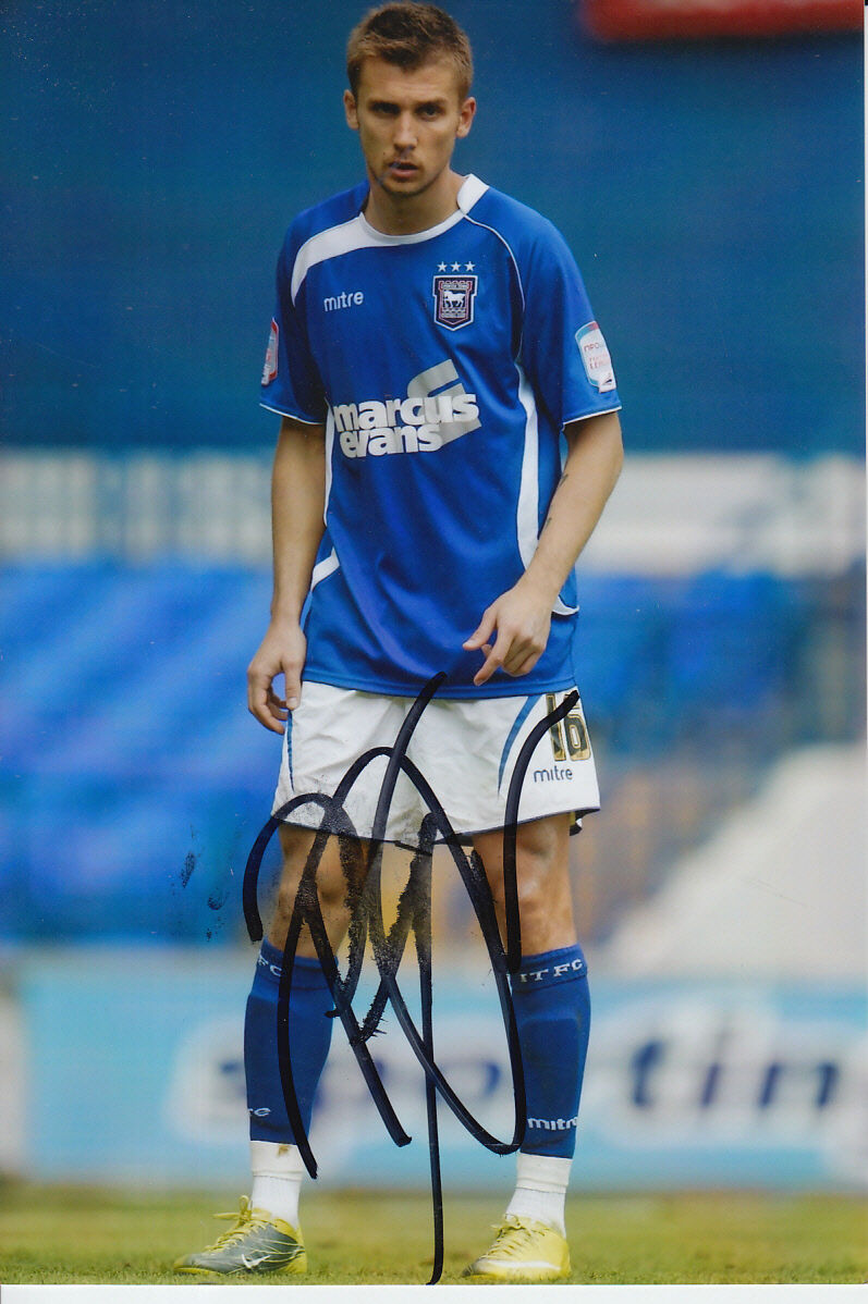 IPSWICH TOWN HAND SIGNED TAMAS PRISKIN 6X4 Photo Poster painting 2.