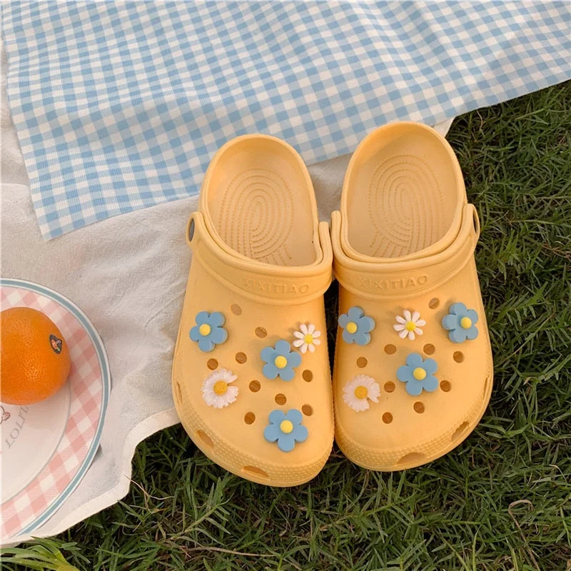 Woman Beach Slipper Cute Cartoon Flower Deco for Hole Shoes Antislip Thicken Shoes for Women 2021  Flat Garden DIY Croc Slippers