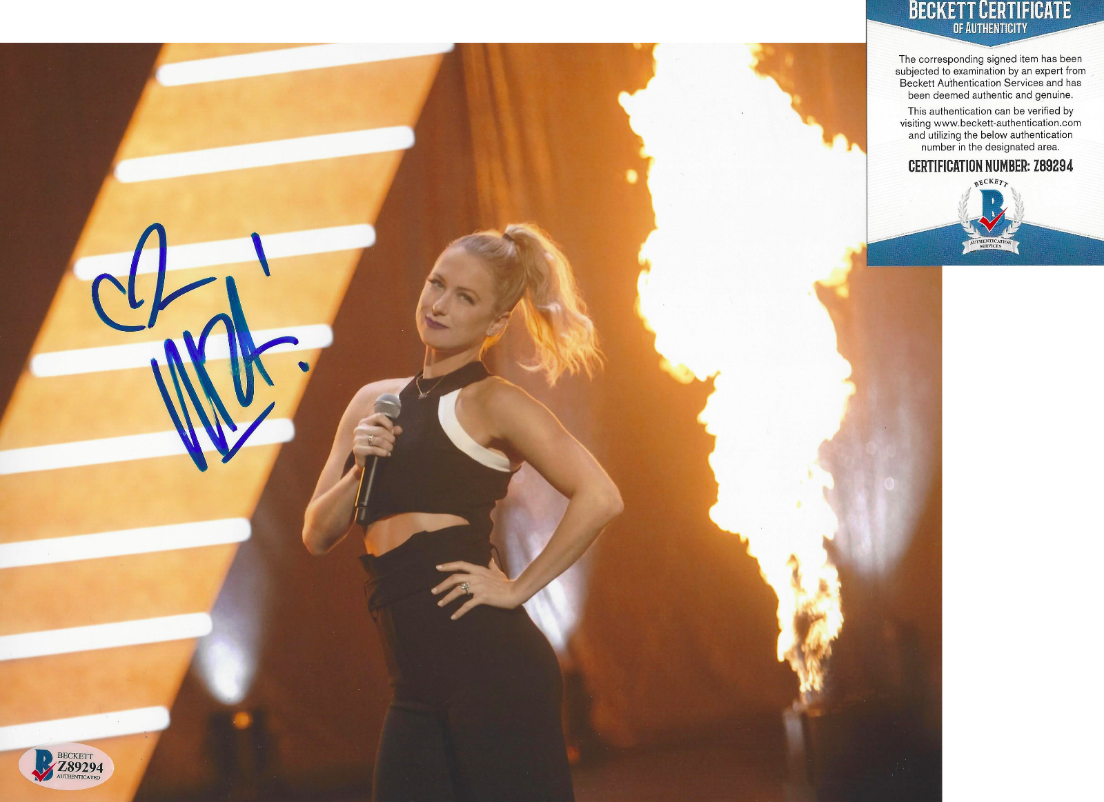 COMEDIAN ILIZA SHLESINGER SIGNED 8x10 Photo Poster painting SEXY STAND UP BECKETT COA BAS PROOF