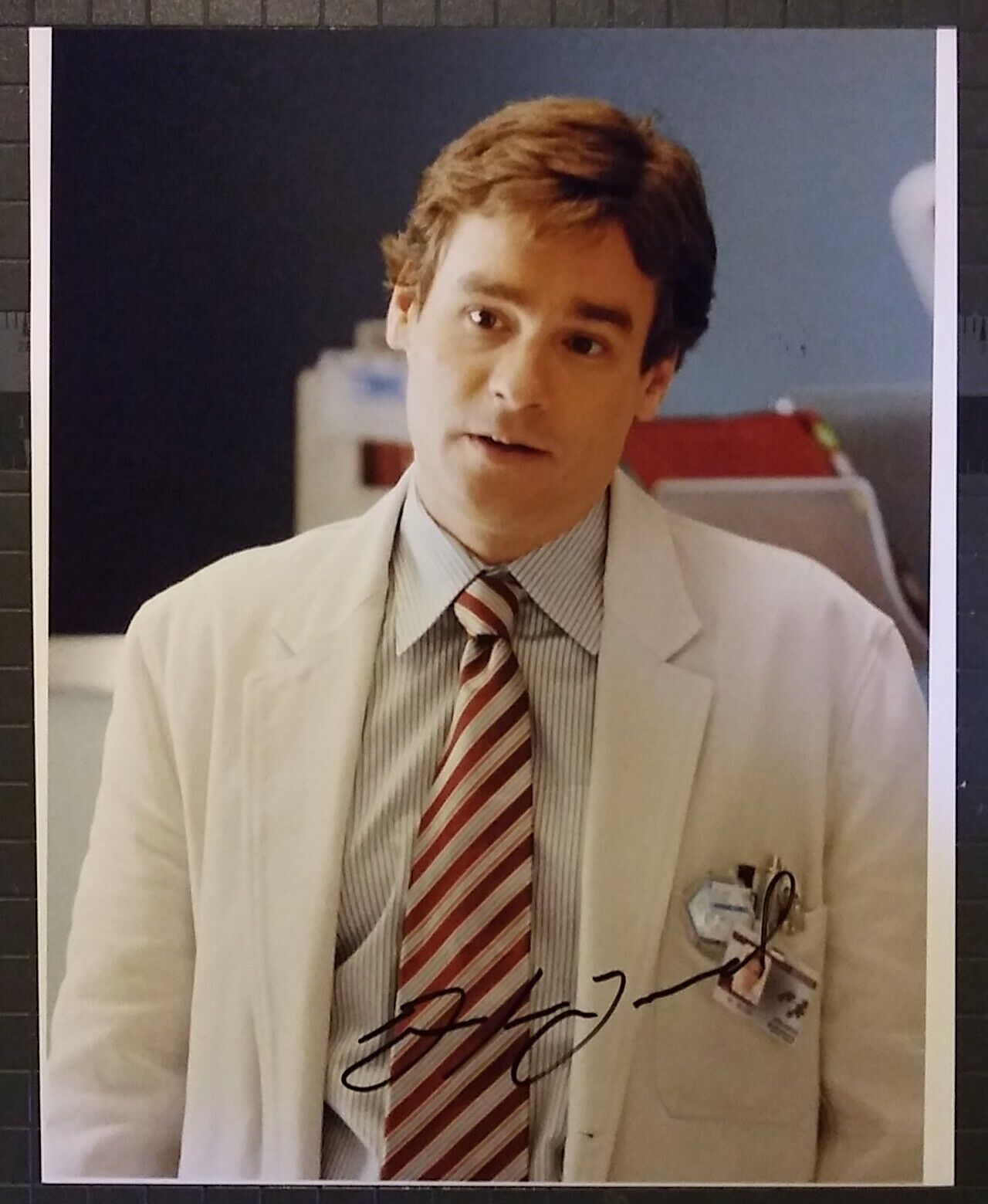 Robert Sean Leonard signed 8x10