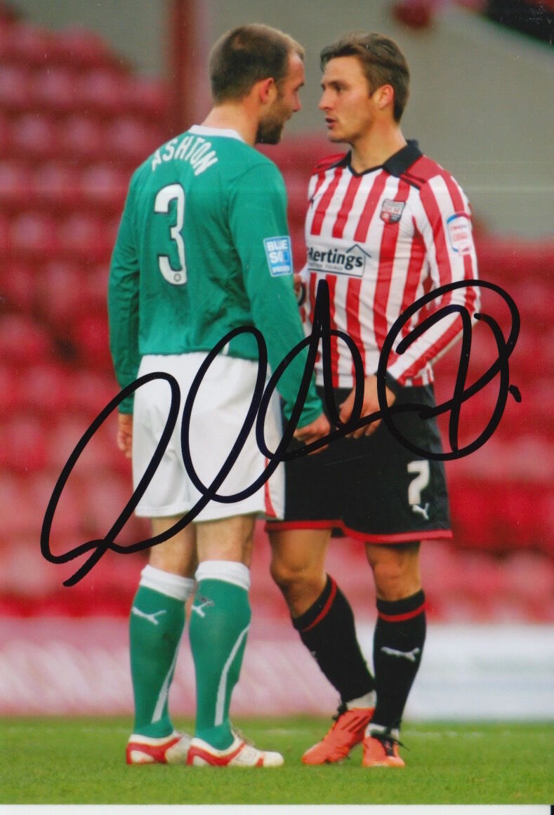 BRENTFORD HAND SIGNED SAM SAUNDERS 6X4 Photo Poster painting.