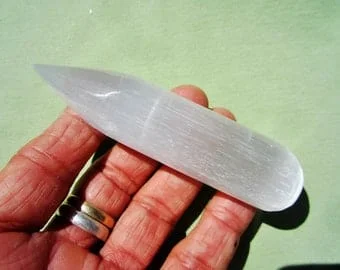 pornhint Pornhint SELENITE WAND Polished Pointer 3 3/4" Morocco 72g