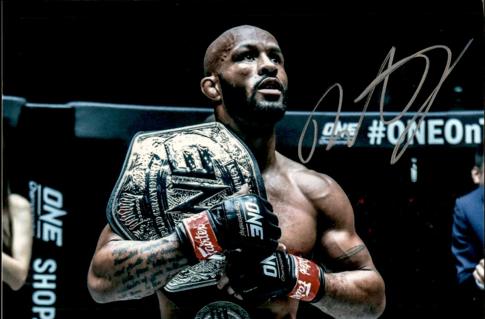 Demetrious Johnson SIGNED 4x6 Photo Poster painting UFC ULTIMATE FIGHTING CHAMPIONSHIP #5