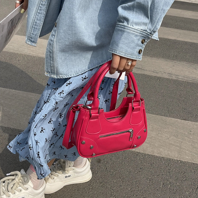 Women’s Small Pu Leather Solid Color Streetwear Square Zipper Underarm Bag