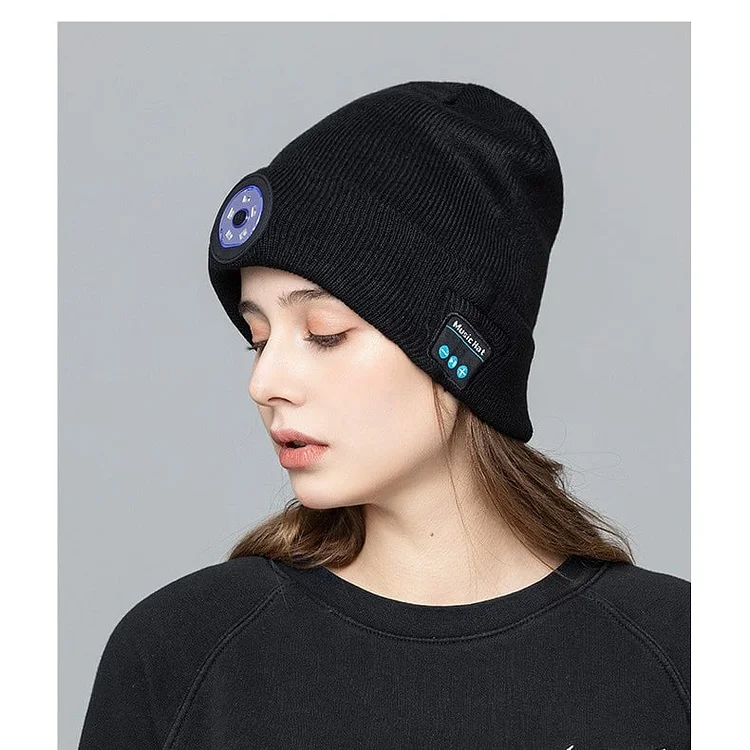 Fall/Winter Essentials - LED lighting Bluetooth knitted cap