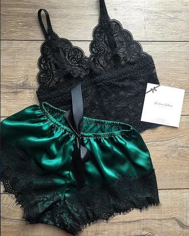 Toloer Toloer Hot Selling Lace Pajamas Two-Piece Lace Sling Perspective V-Neck Pajamas Set-Outfit Ideas
