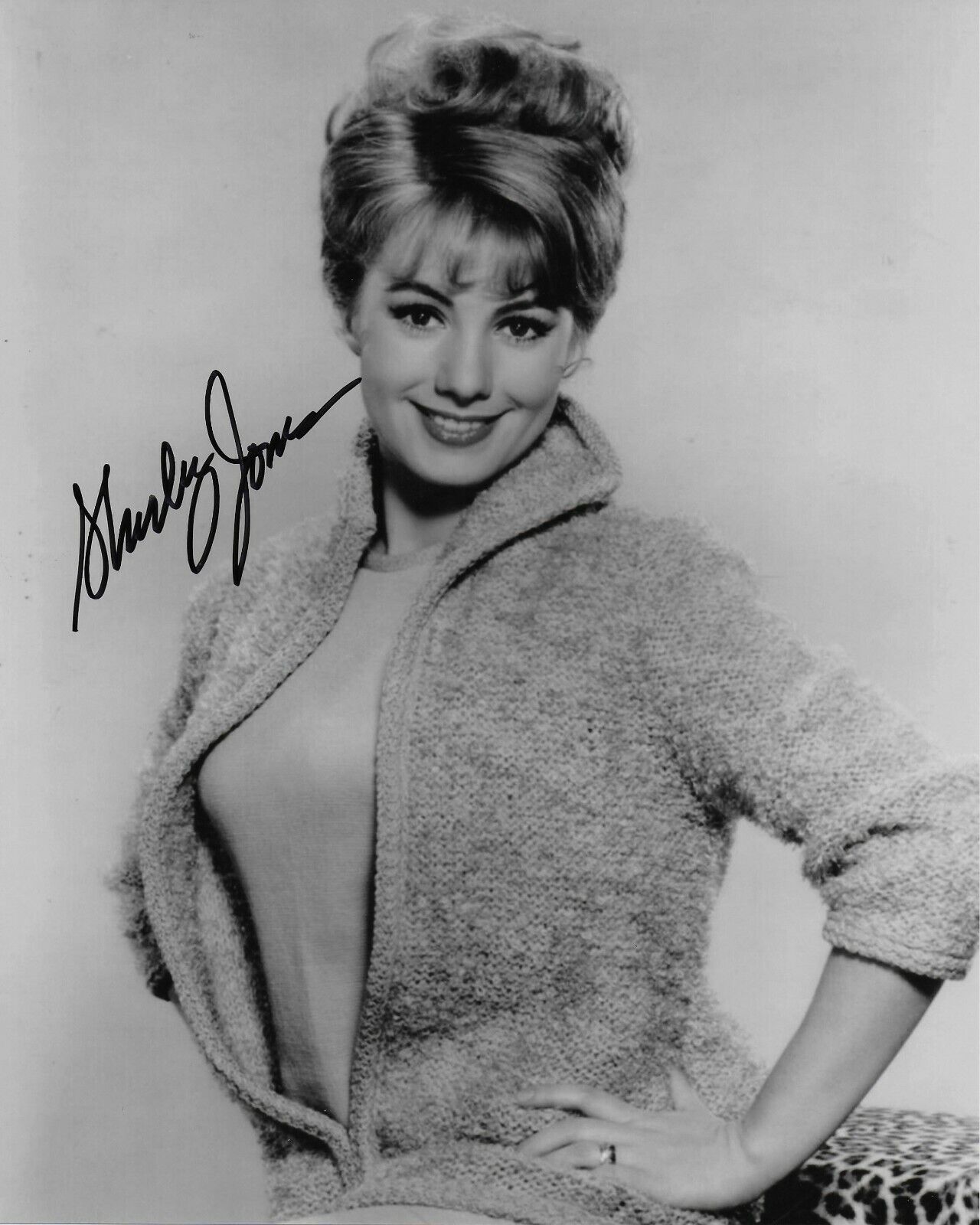 Shirley Jones Signed 8x10 Photo Poster painting - CAROUSEL / THE PARTRIDGE FAMILY / OKLAHOMA #25