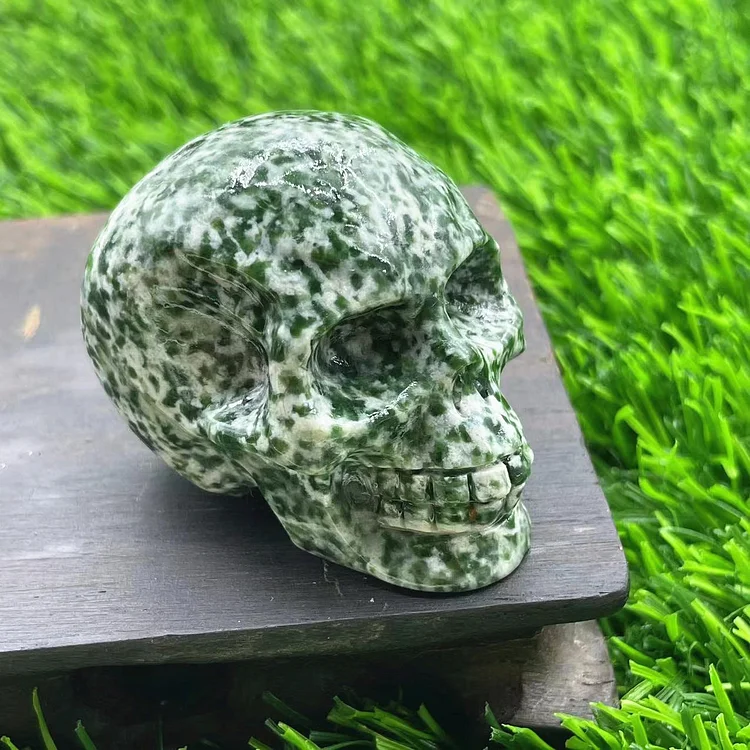 Olivenorma 5cm Carved Natural Crystal Skull Gemstone Decoration