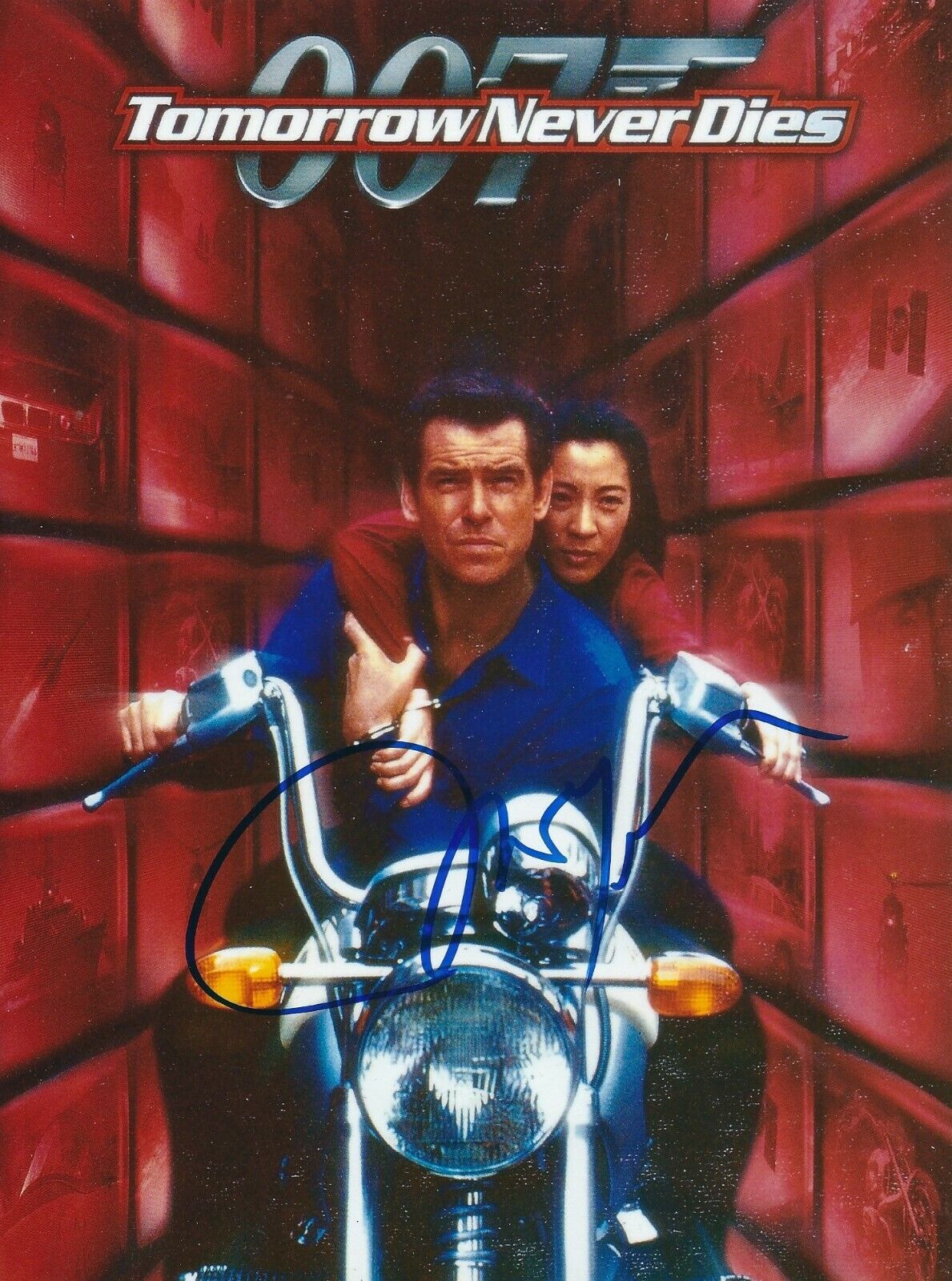 MICHELLE YEOH SIGNED 007 JAMES BOND 8x10 Photo Poster painting - UACC & AFTAL RD AUTOGRAPH