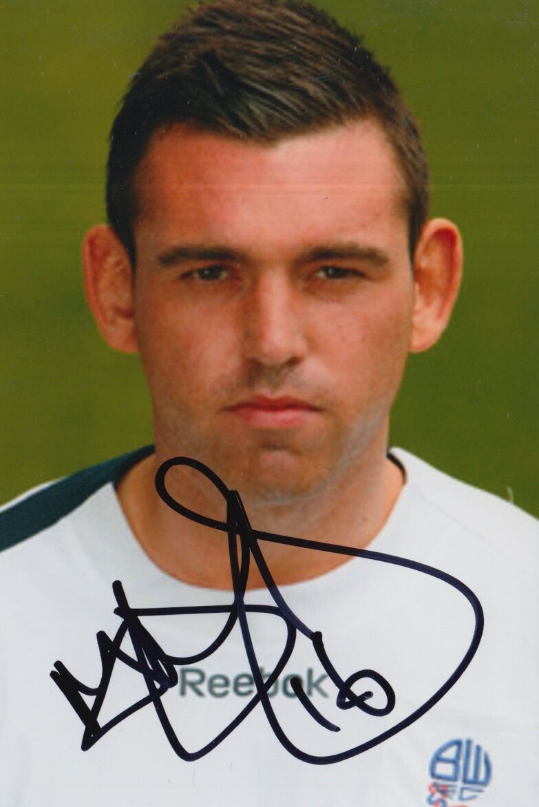 BOLTON WANDERERS HAND SIGNED MARK DAVIES 6X4 Photo Poster painting 2.