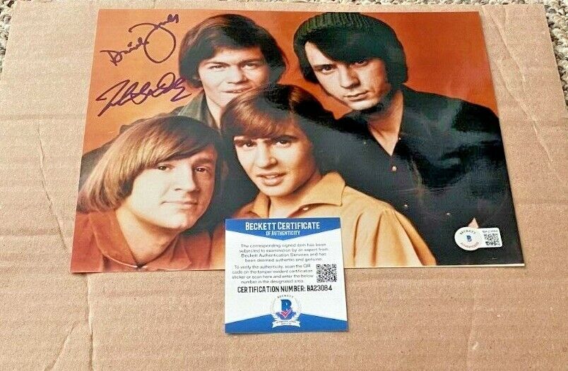 DAVEY JONES-MICKEY DOLENZ SIGNED MONKEES 8X10 PHOT BECKETT CERTIFIED BAS