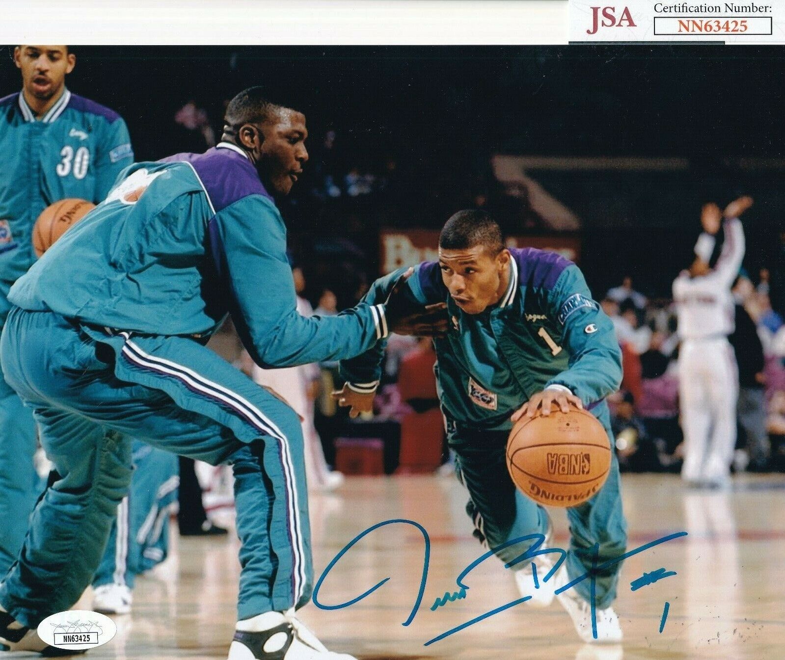 MUGGSY BOGUES signed (CHARLOTTE HORNETS) Basketball 8X10 Photo Poster painting JSA NN63425