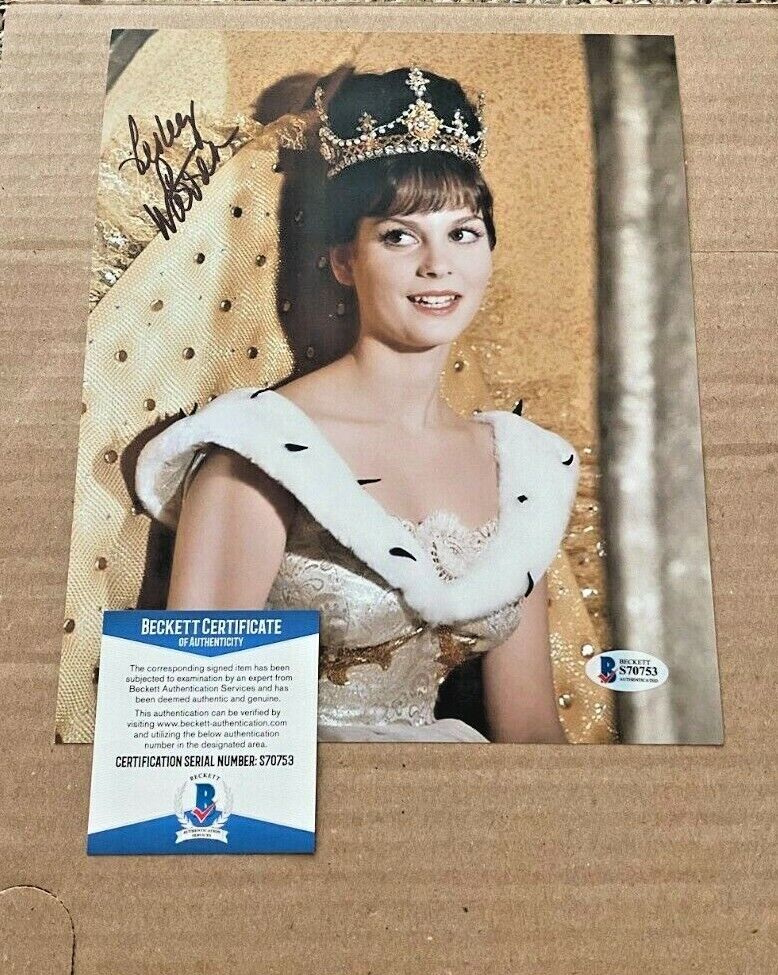 LESLEY ANN WARREN SIGNED CINDERELLA 8X10 Photo Poster painting BECKETT CERTIFIED #4