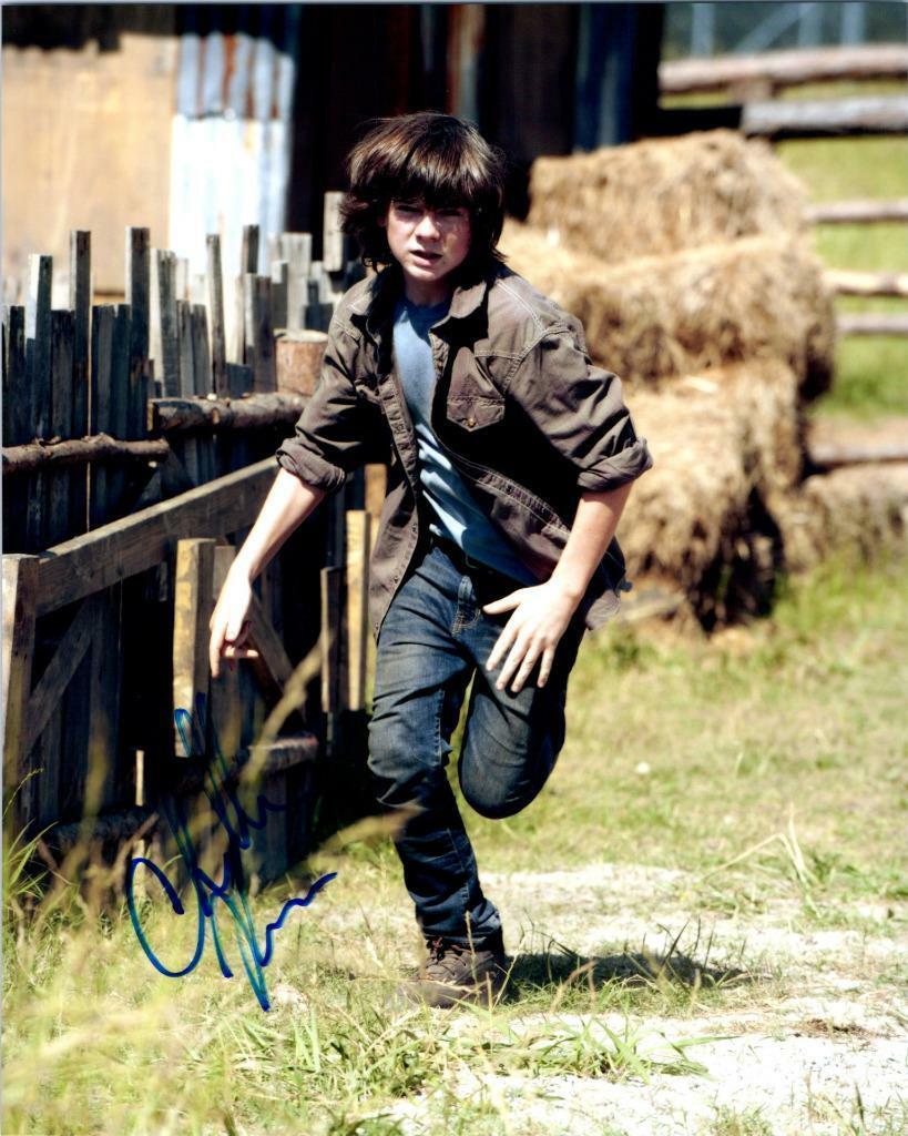 Chandler Riggs signed 8x10 Photo Poster painting Pic autographed Picture with COA