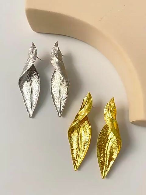 Frosted Leaf Gold-Plated Earrings/Ring