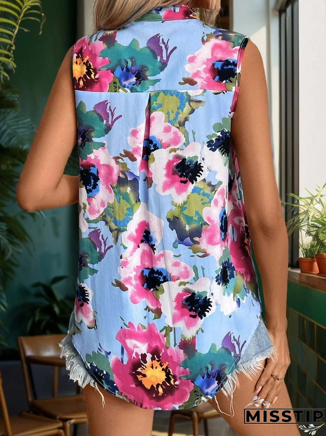 Printed Round Neck Sleeveless Blouse