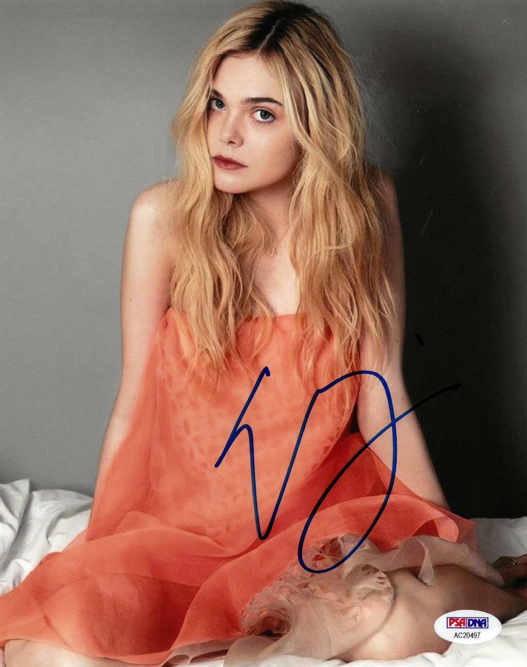 Elle Fanning Signed Authentic Autographed 8x10 Photo Poster painting PSA/DNA #AC20497