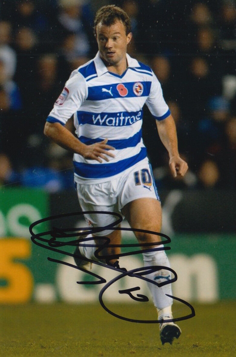 READING HAND SIGNED NOEL HUNT 6X4 Photo Poster painting 2.