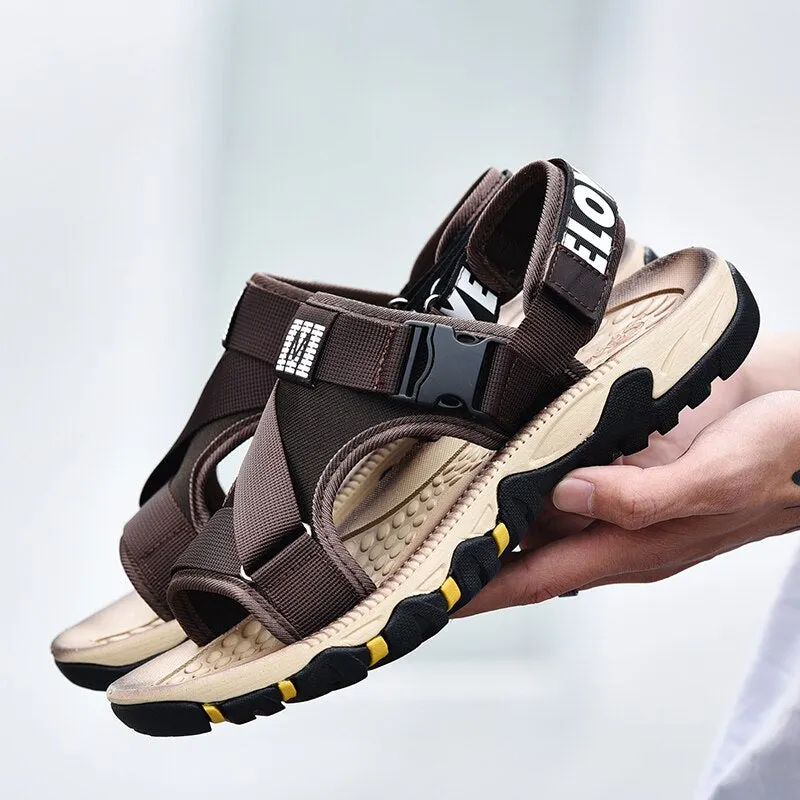 Nine o'clock Anti-skid Men's Sandals Summer Shoes Light Mesh Breathable Male Flats Outdoor Outcropping sandals Hombres 39-47
