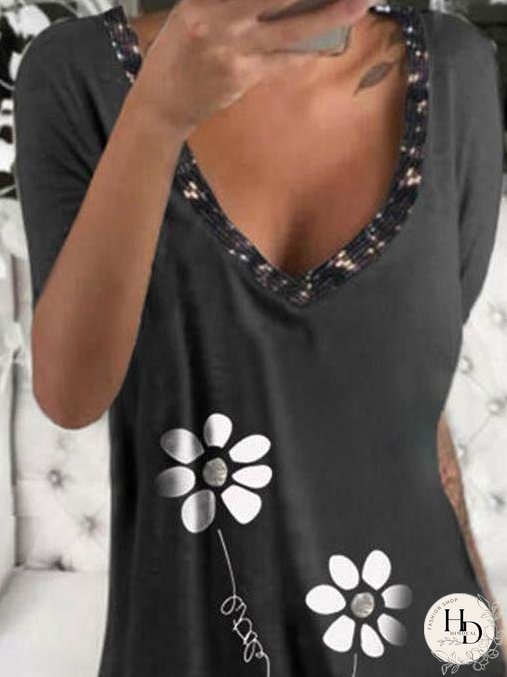 Casual V-neck Design Printed T-shirt