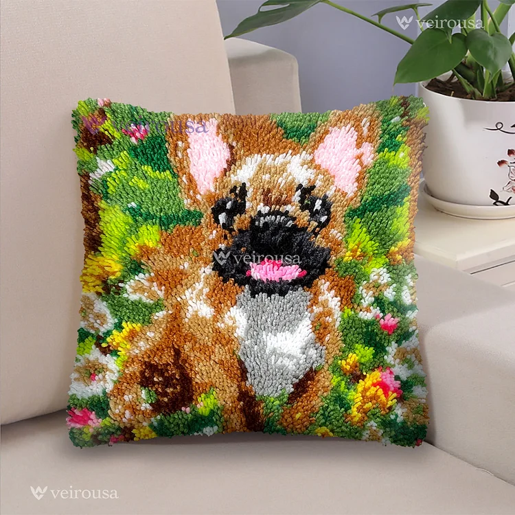 Garden Baby French Bulldog - Latch Hook Pillow Kit veirousa