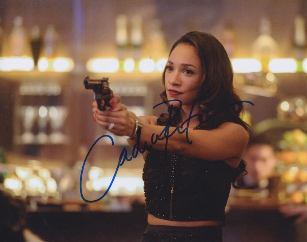 Candice Patton (The Flash) signed 8X10 Photo Poster painting