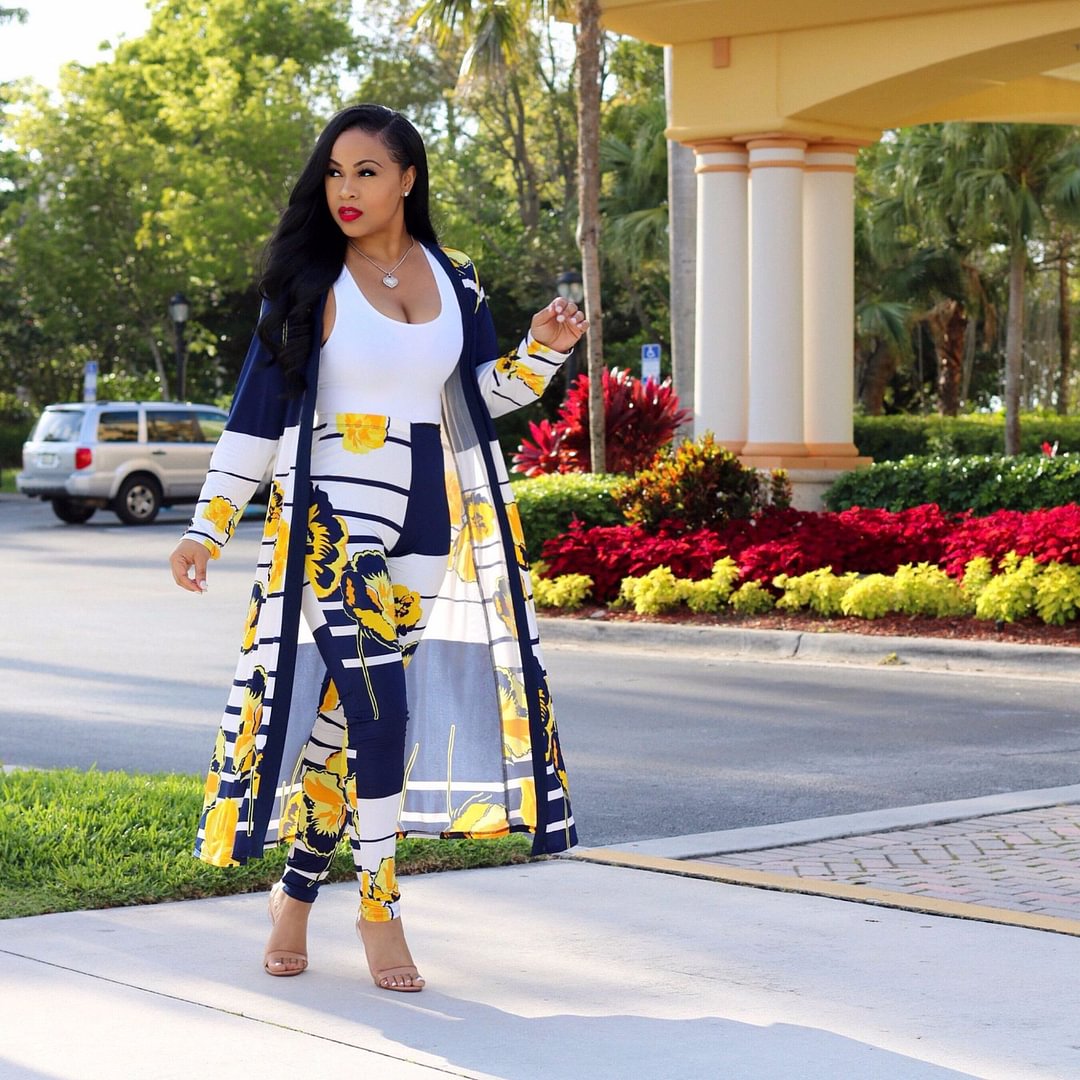 Women's Long-sleeved Printed Coat Cloak Leggings Two-piece Suit Tops
