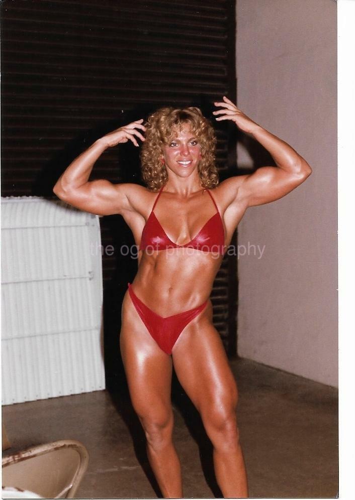 FEMALE BODYBUILDER 80's 90's FOUND Photo Poster painting Color MUSCLE GIRL Portrait EN 110 32 B