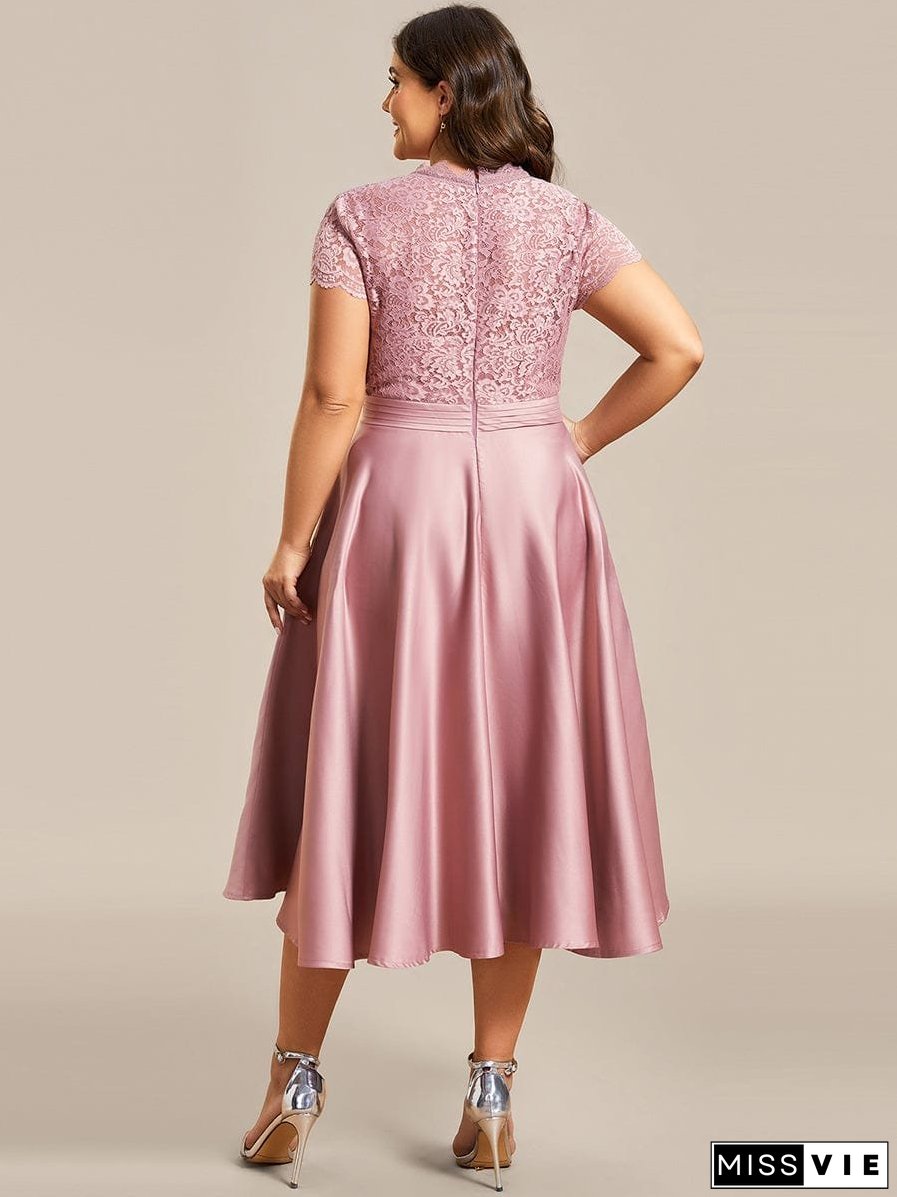 Elegant Plus Size Lace A-line Cocktail Dress with Pockets