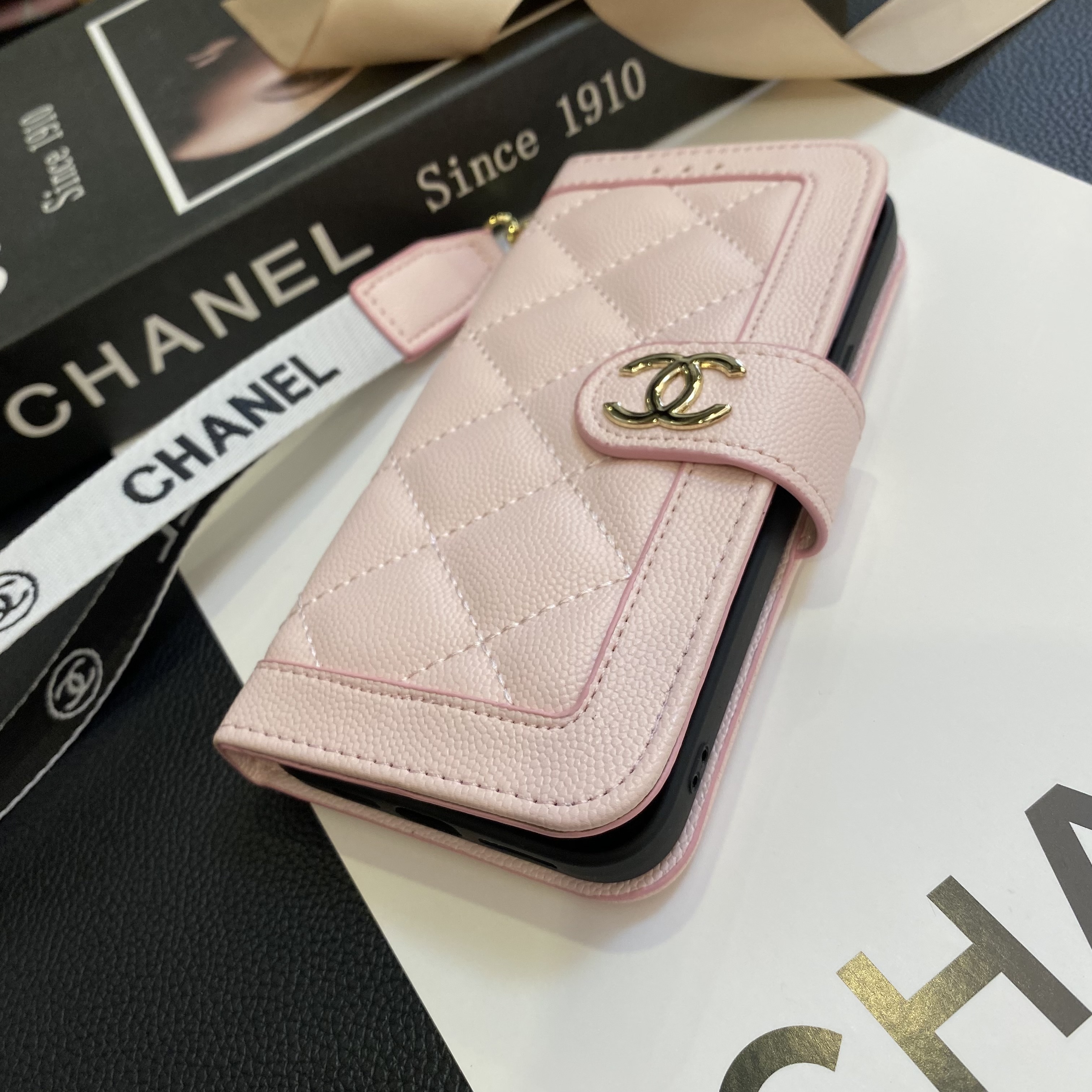 Chanel Genuine Leather Wallet Leather Crossbody Bag Apple iPhone Case
