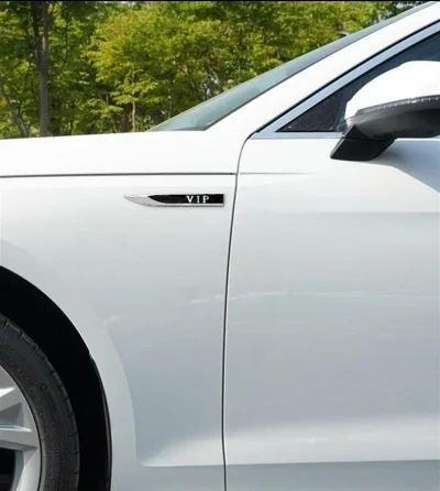 Blade Metal 3D Car Logo Side Label Car Sticker