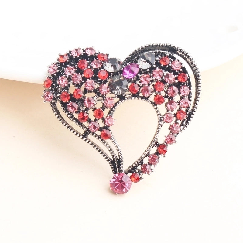 Sweet Shiny Heart Shape Alloy Inlay Rhinestones Women’s Brooches