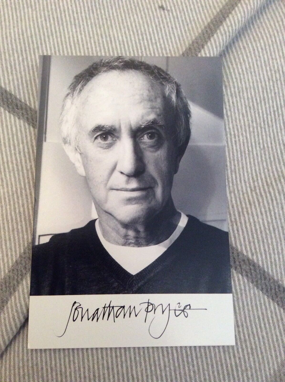 JONATHAN PRYCE (GAME OF THRONES) PRESIGNED Photo Poster painting