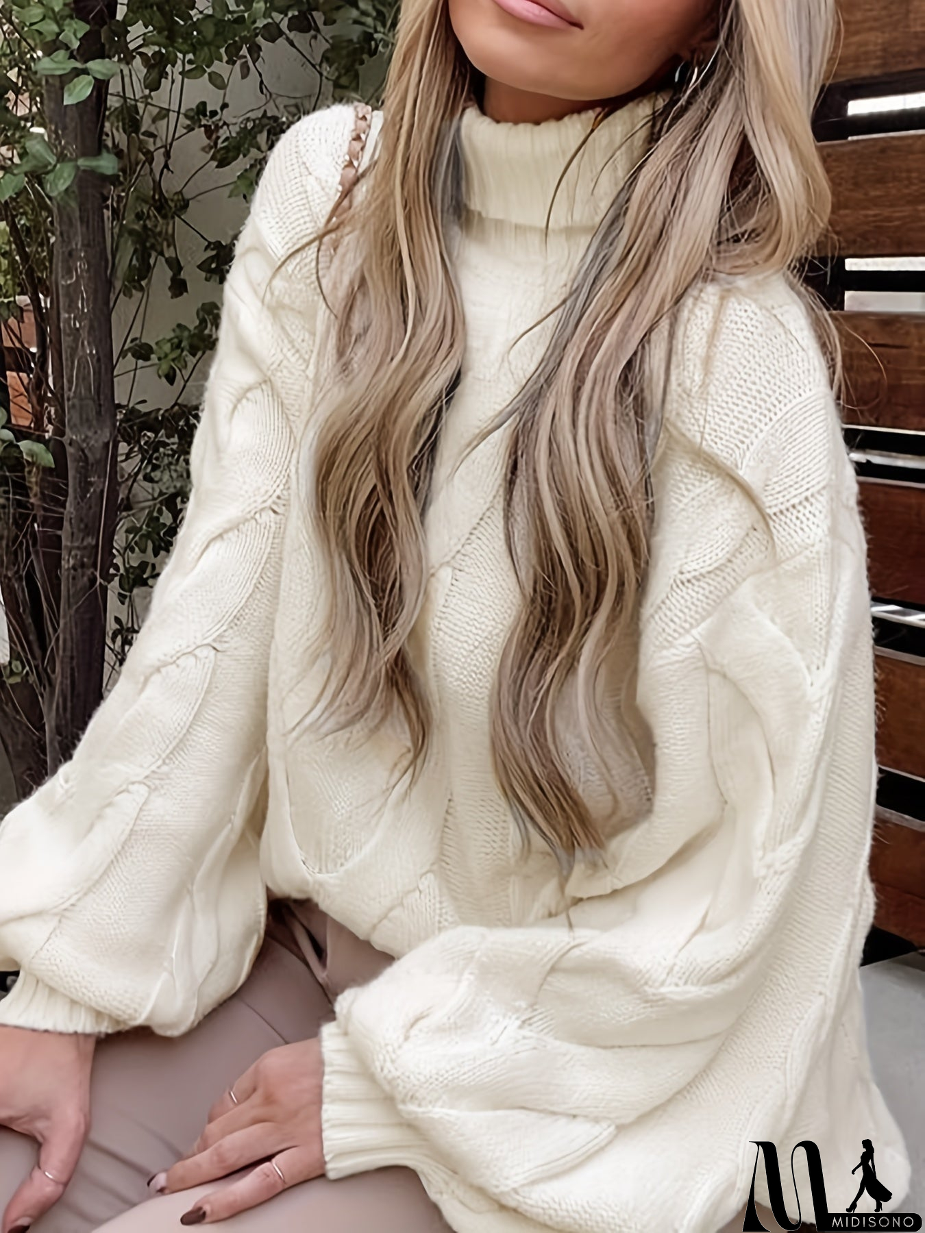 MidiSono - Casual and Comfortable Sweater