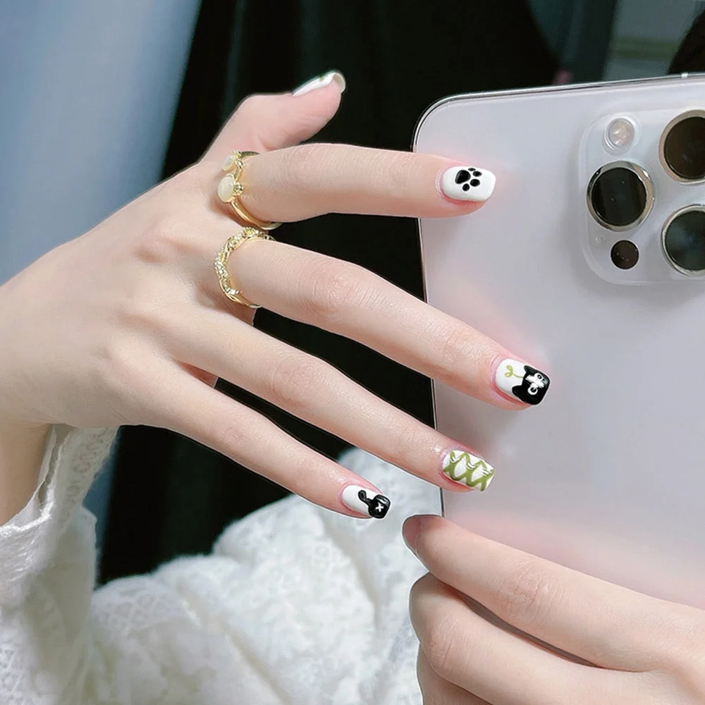 24Pcs Fake Nail Tips For Women Frosted Matte Nails with glue Nude with Black Love Heart Print designs Press On false fingernail-Nail Inspo