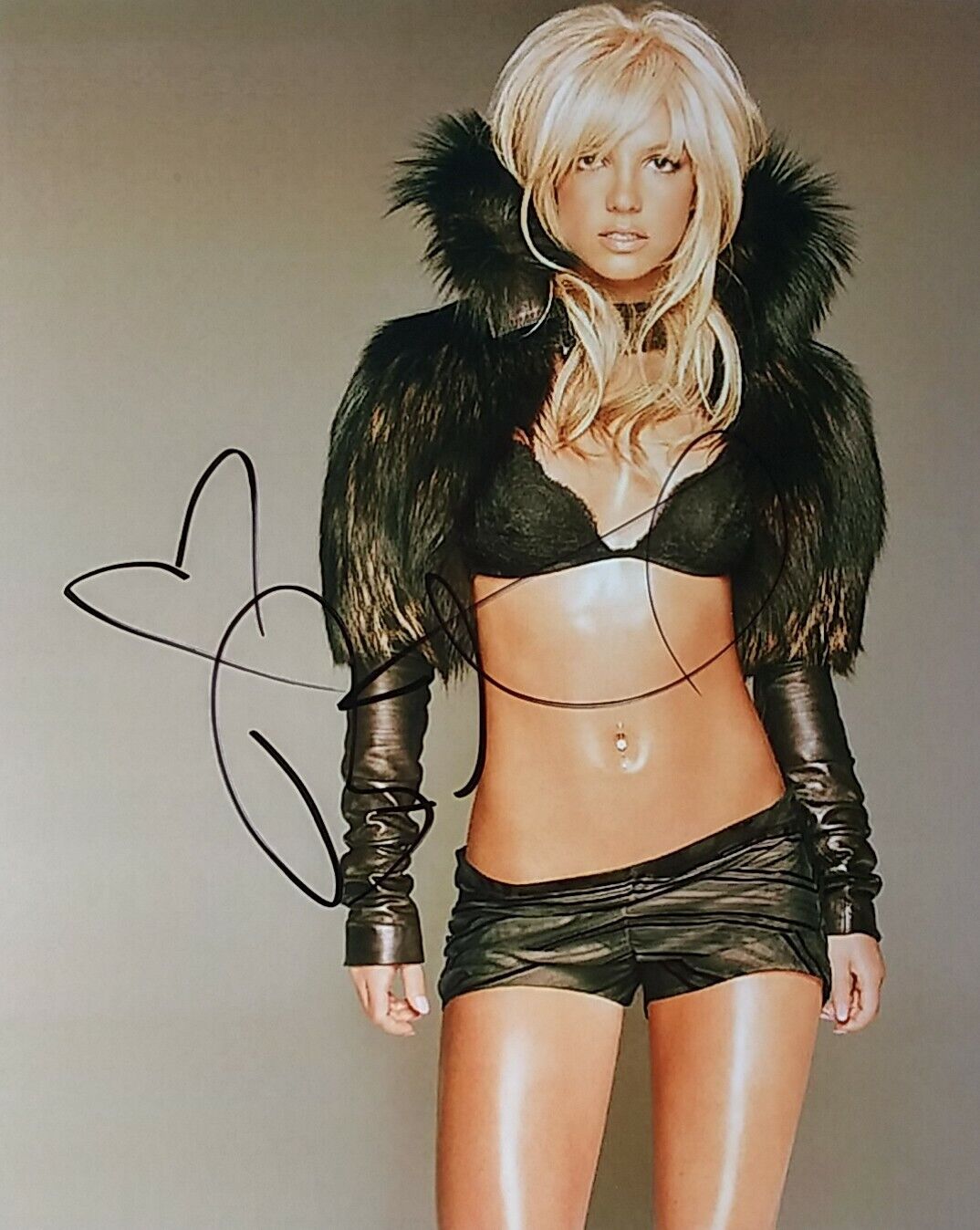 Britney Spears signed 8 x 10