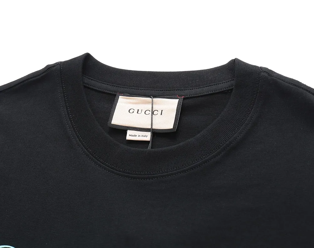 Neck Label Detail