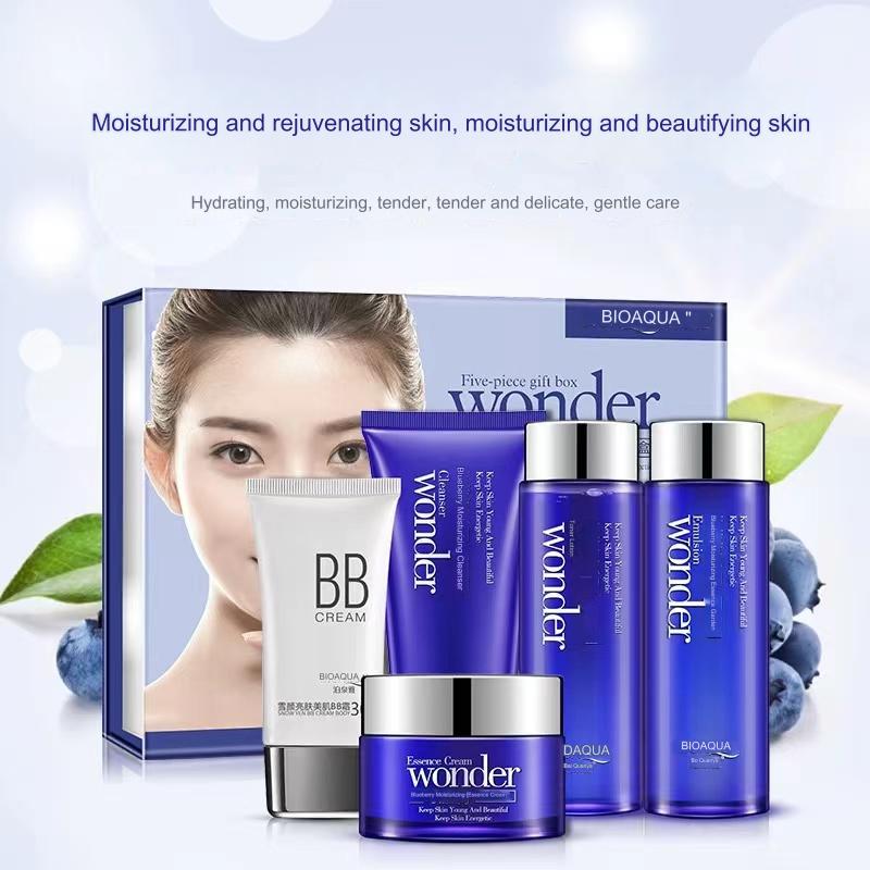 Poquanya blueberry moisturizing five-piece gift set essence cream toner BB cream cleanser hydrating moisturizing oil control Blueberry plant essence is extracted to care for delicate skin, moisturize and help improve dryness, moisturize the skin, and make the skin hydrated, smooth, soft and delicate. Bath supplies (shampoo, conditioner, soap, hair oil and all other bath products) Cosmetics (foundation, eye shadow, eyeliner, perfume, manicure and other cosmetics) Skin care products (moisturizing lotions, facial cleansers, sunscreens, facial cleansers, aromatherapy, essential oils and other skin care products for various parts of the body) OEM customization (outer packaging, bottle body, fragrance, capacity, material, and LOGO can all be customized) wholesale, factory direct sales, affordable prices, low, medium and high quality are your choice, welcome to consult