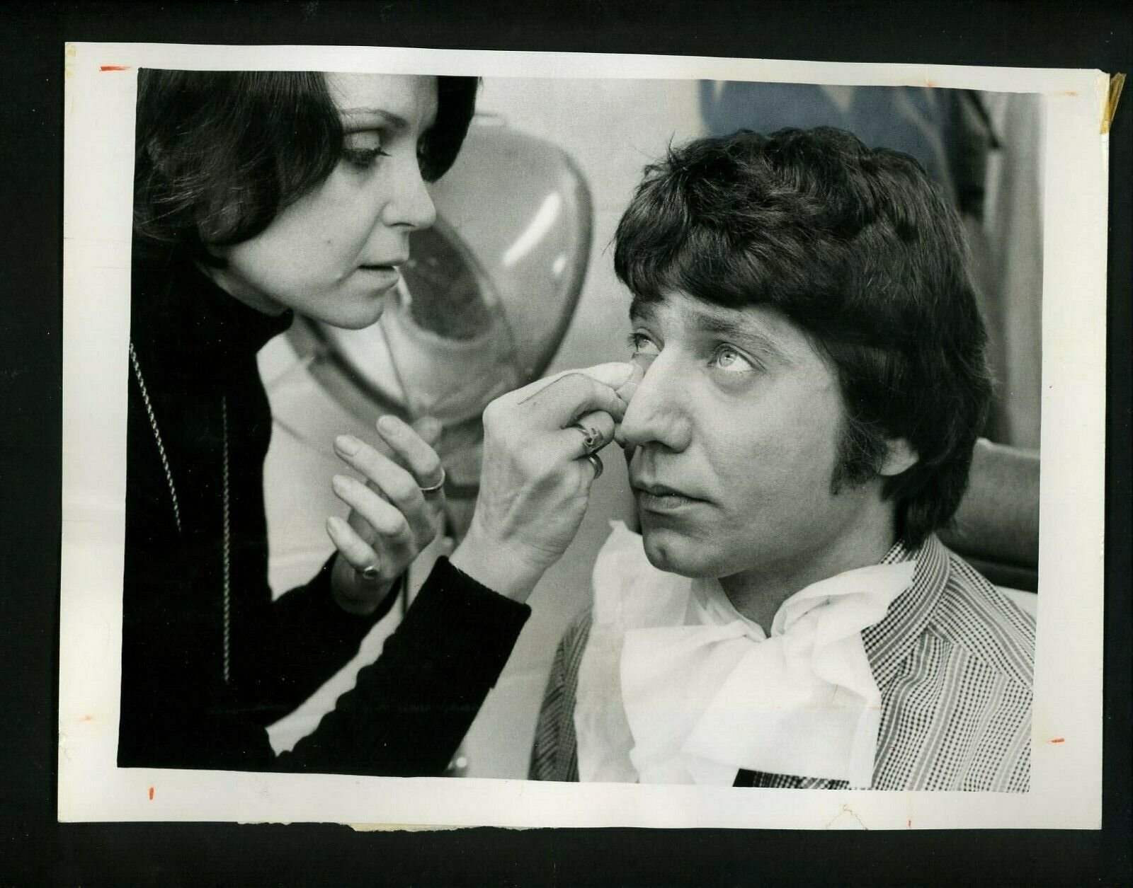 Joe Namath prepares for TV show with make-up Frances Kolar 1971 Press Photo Poster painting Jets