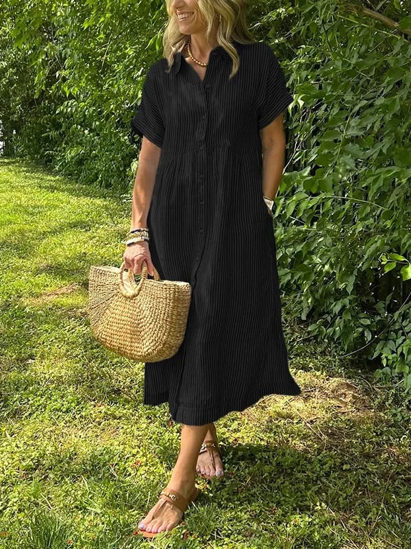 Vestido camiseiro às riscas com lapela e botões | Com bolsos práticos